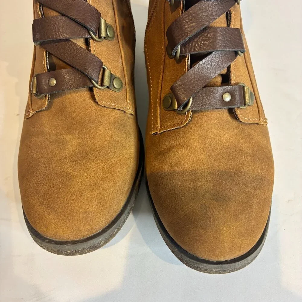 Korks | Reese ALace Up Ankle Boot